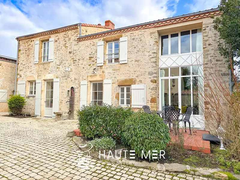 Maison, 318 m²