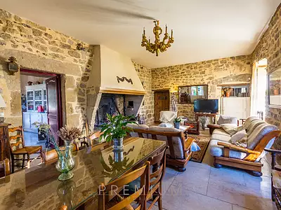 Maison, 890 m²