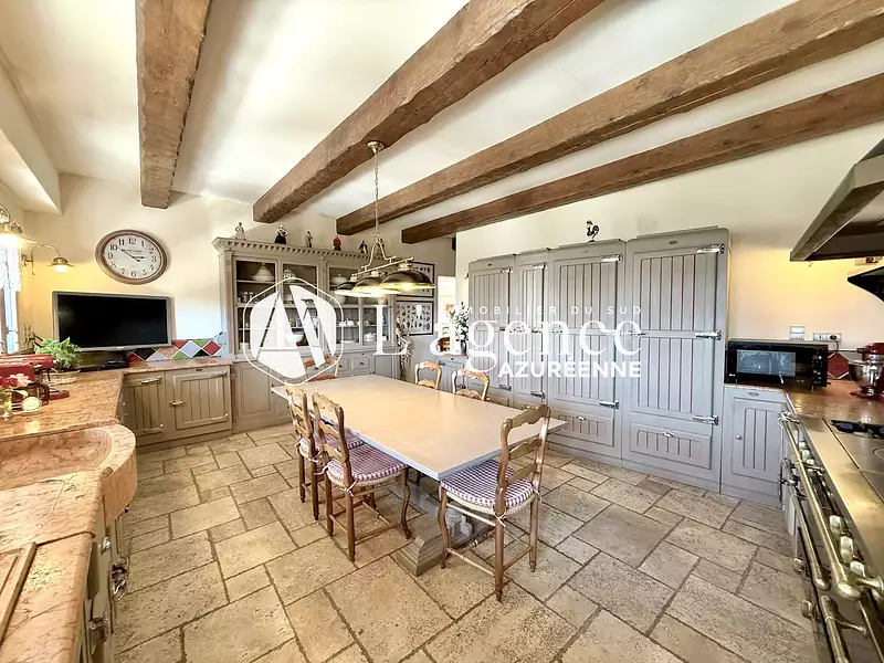 Maison, 230 m²