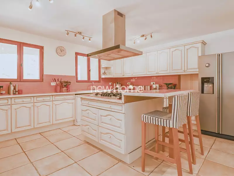 Maison, 190 m²