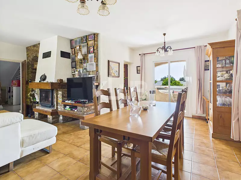 Maison, 196 m²