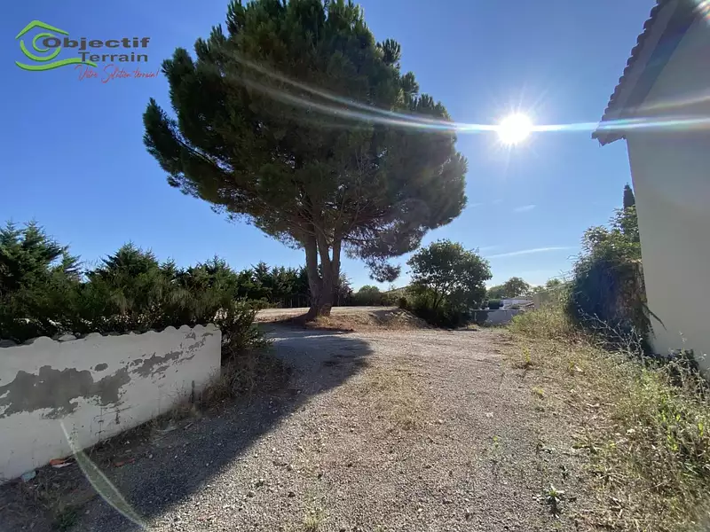 Terrain, 586 m²