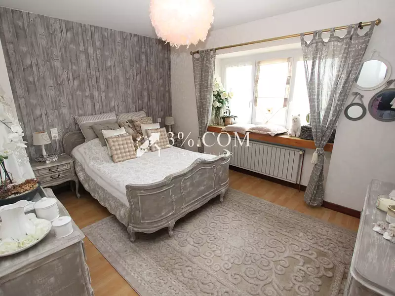 Maison, 240 m²