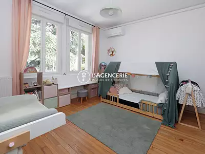 Maison, 196 m²