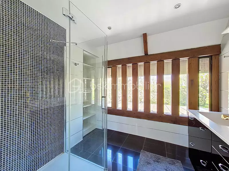Maison, 255 m²