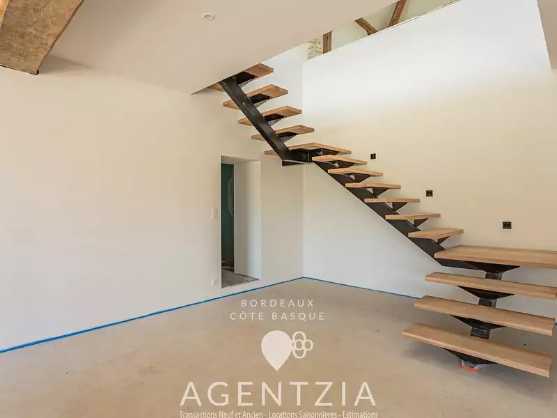 Maison, 670 m²