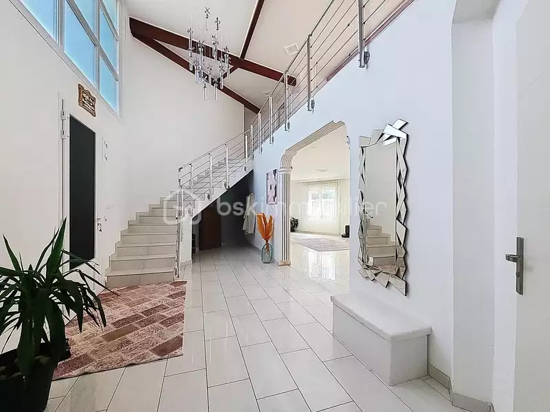 Maison, 280 m²