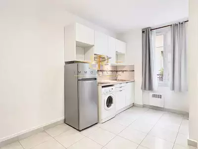 219 000 € 8 760 €/m² Appartement • 25 m² • 2 pièces Paris 17ème (75017)