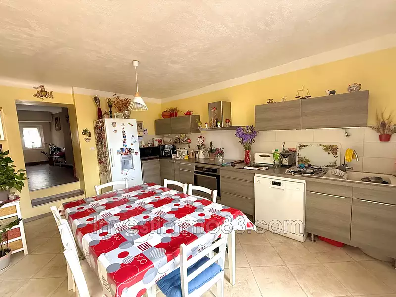 Maison, 220 m²