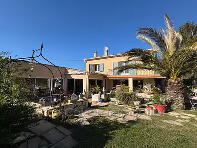 Maison, 201 m²