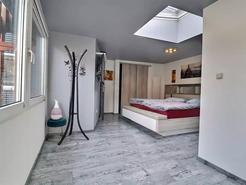 Maison, 242 m²