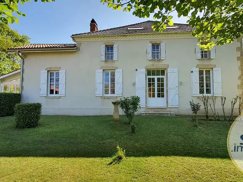 Maison, 307 m²