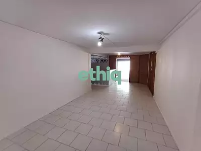 Maison, 225 m²