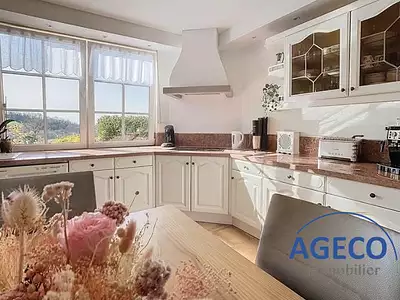 Maison, 243 m²