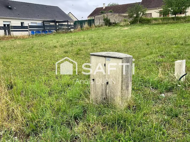 Terrain, 597 m²