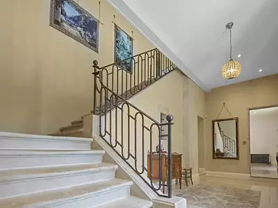Maison, 749 m²