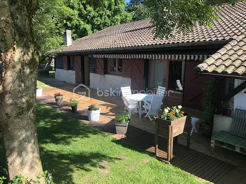 Maison, 240 m²