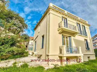 Maison, 220 m²