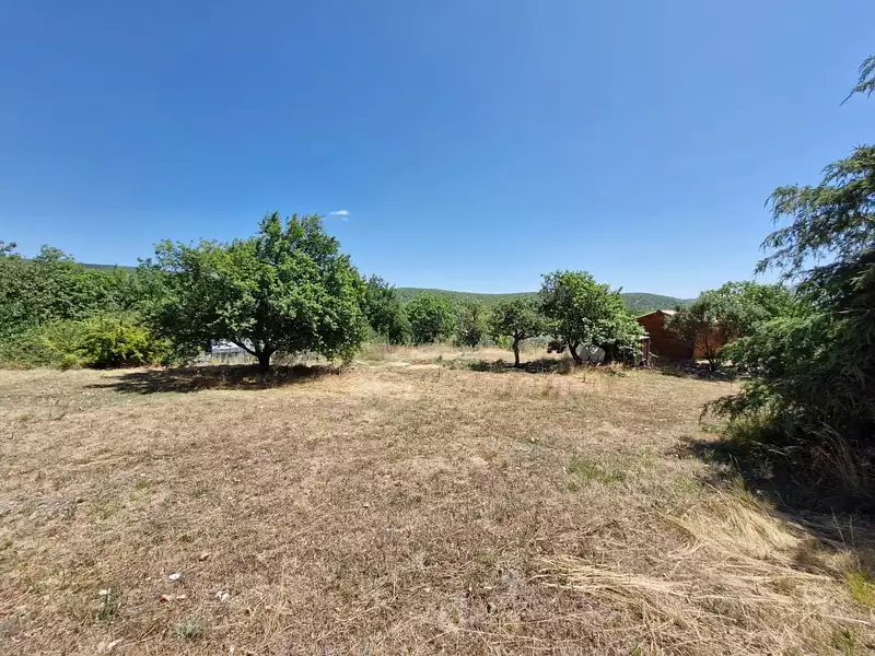 Terrain, 1 886 m²