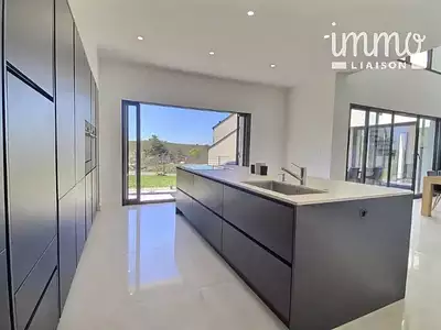 Maison, 210 m²
