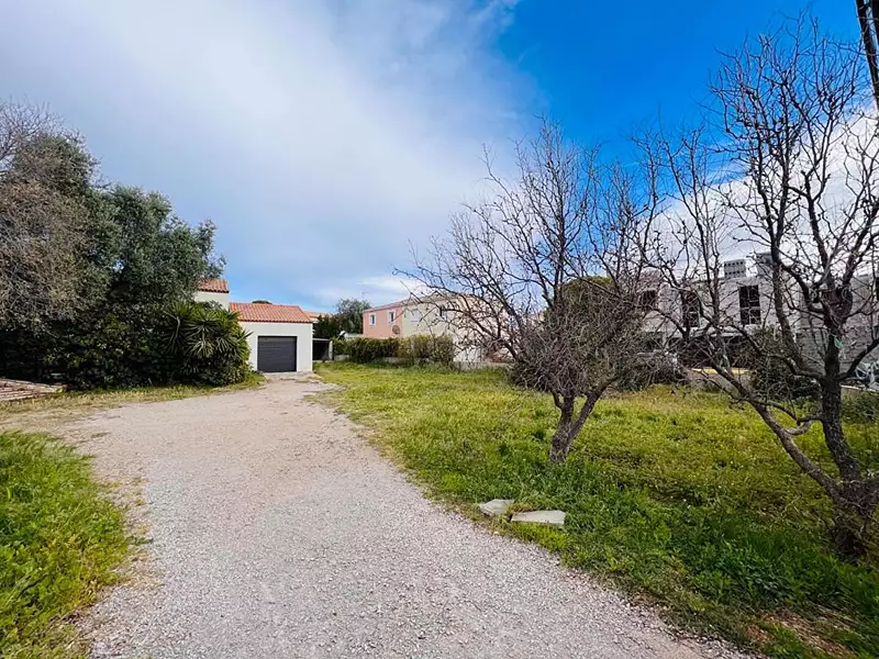 Terrain, 305 m²