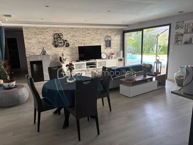Maison, 151 m²