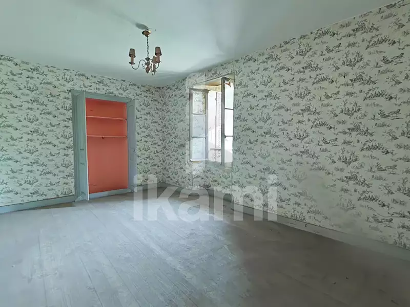 Maison, 240 m²