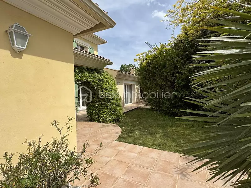 Maison, 239 m²