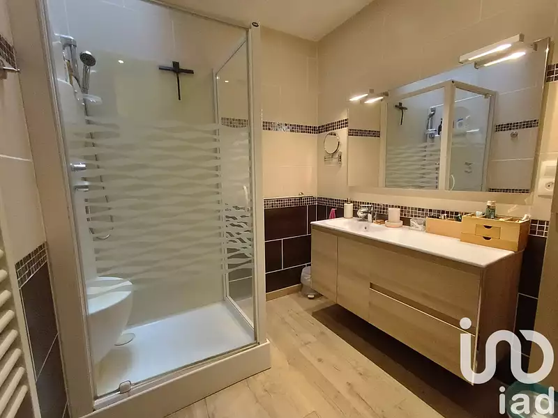 Immeuble, 230 m²