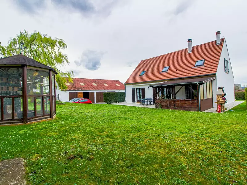 Maison, 208 m²