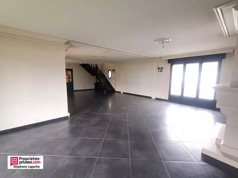Maison, 255 m²