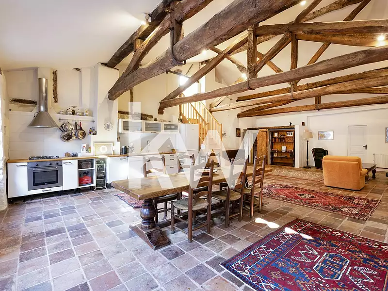 Maison, 680 m²