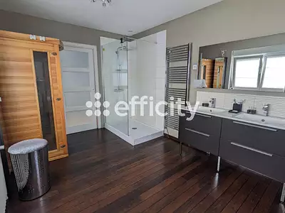 Maison, 242 m²