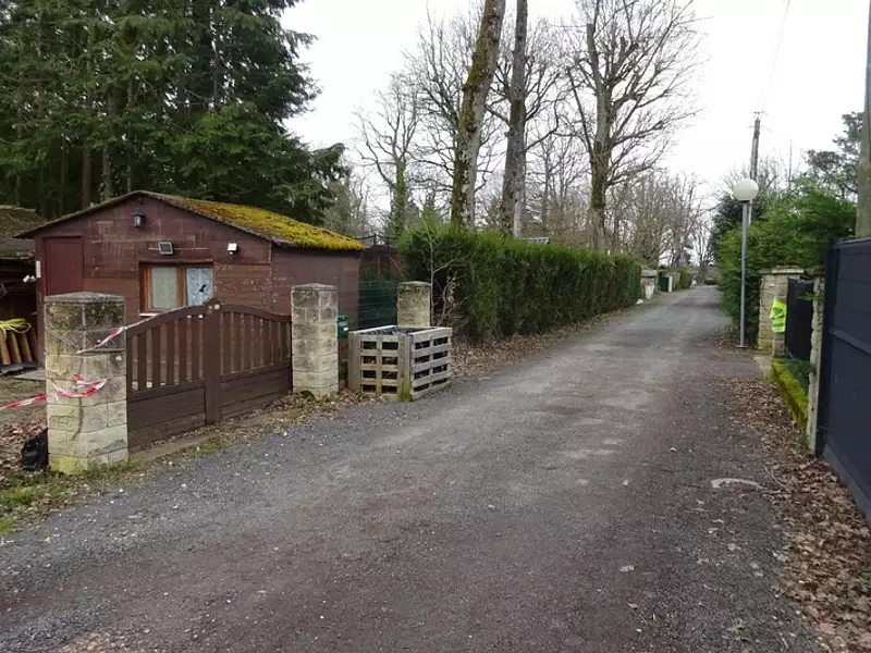 Terrain, 252 m²