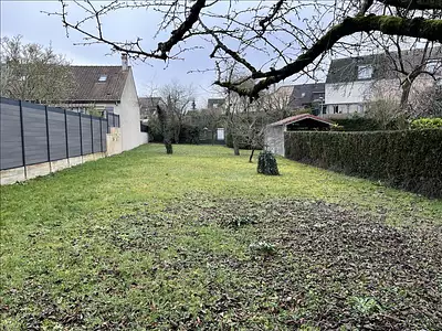 Terrain, 607 m²