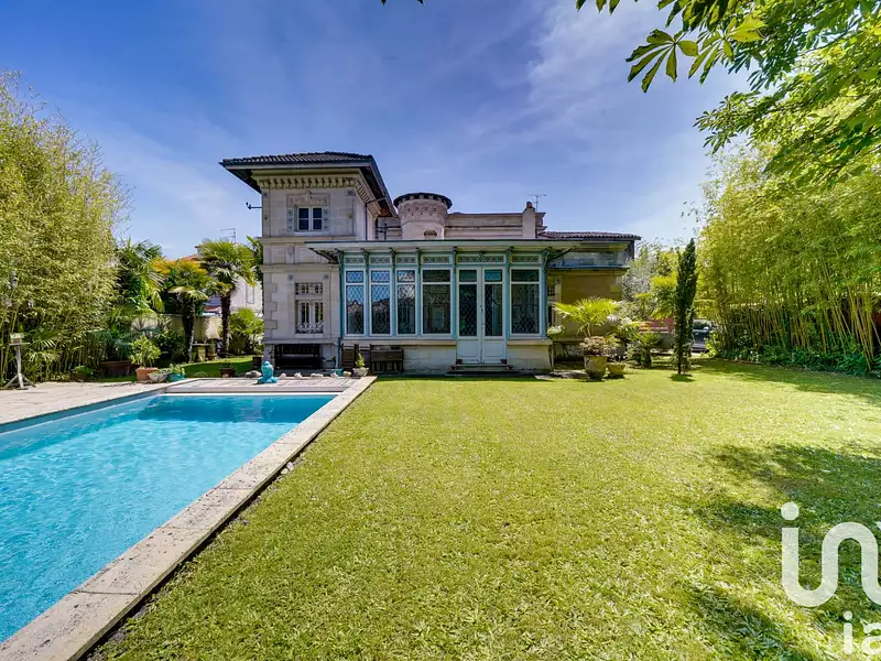 Maison, 306 m²