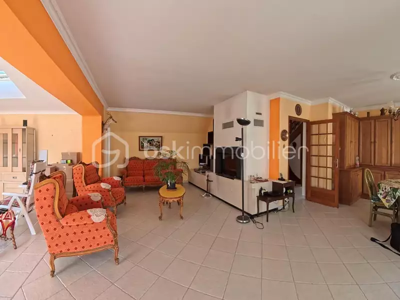 Maison, 250 m²