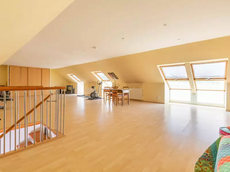 Maison, 243 m²