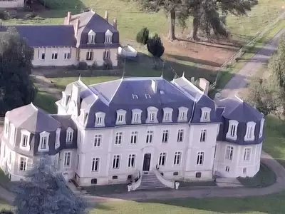 Maison, 1 225 m²