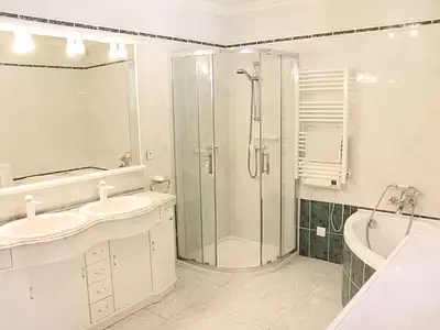 Maison, 196 m²