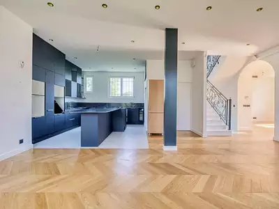 Maison, 330 m²