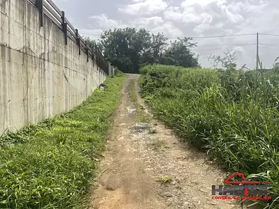 Terrain, 875 m²