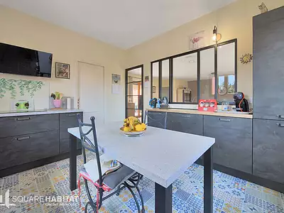 Maison, 220 m²