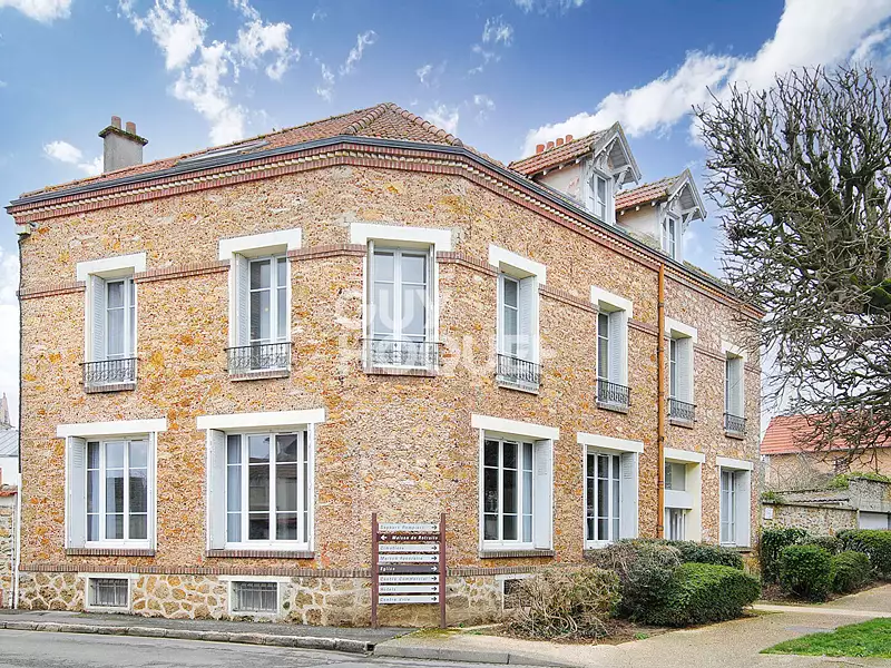 Maison, 261 m²