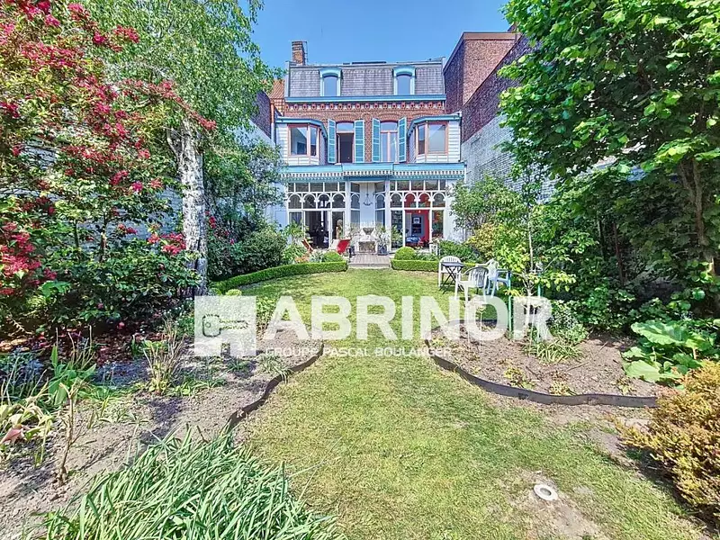 Maison, 275 m²