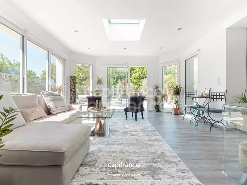 Maison, 260 m²