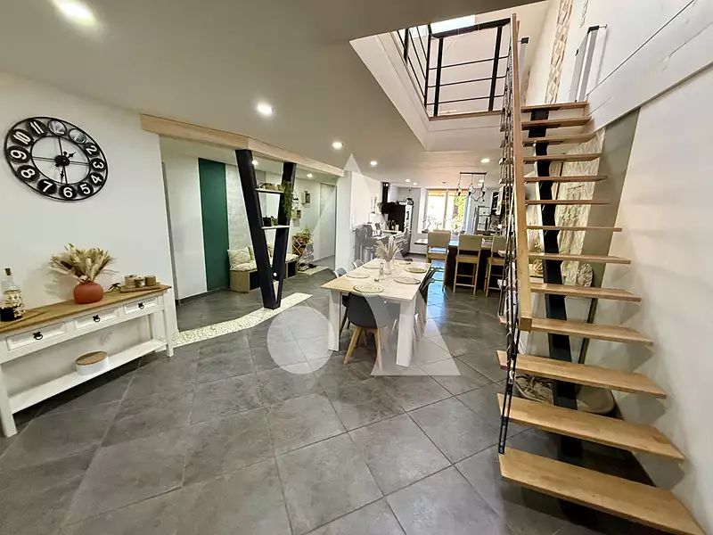 Maison, 232 m²