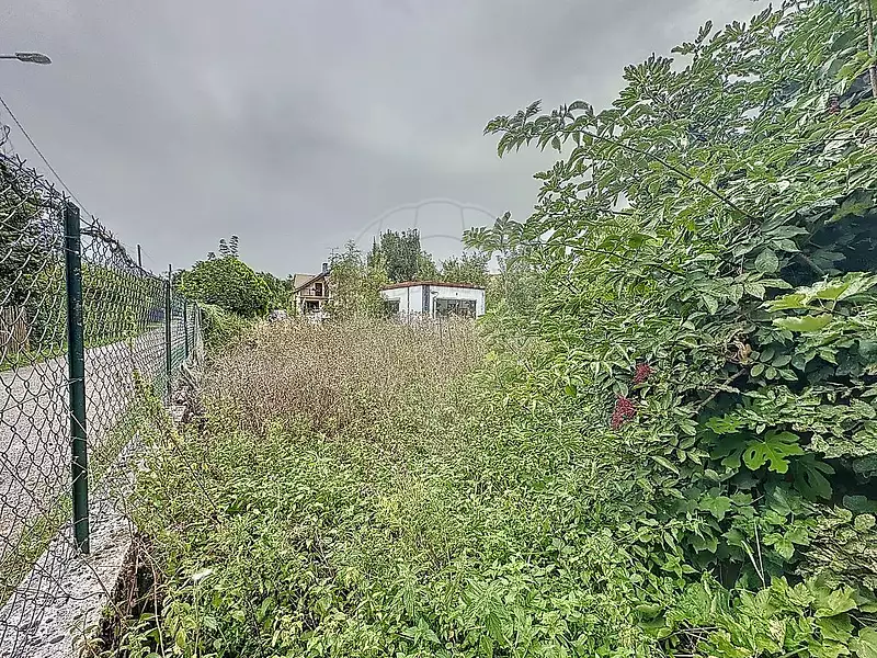 Terrain, 147 m²