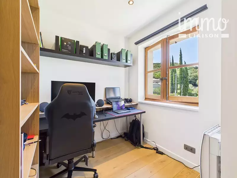 Maison, 266 m²