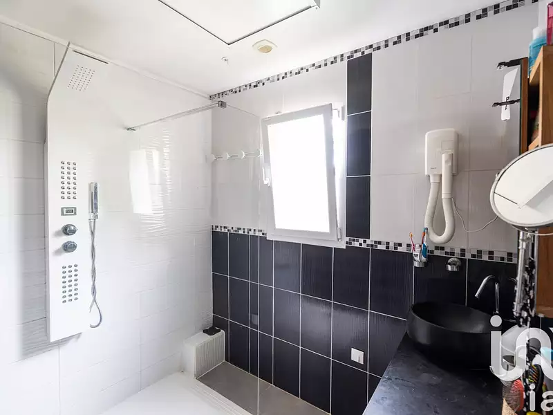 Maison, 180 m²
